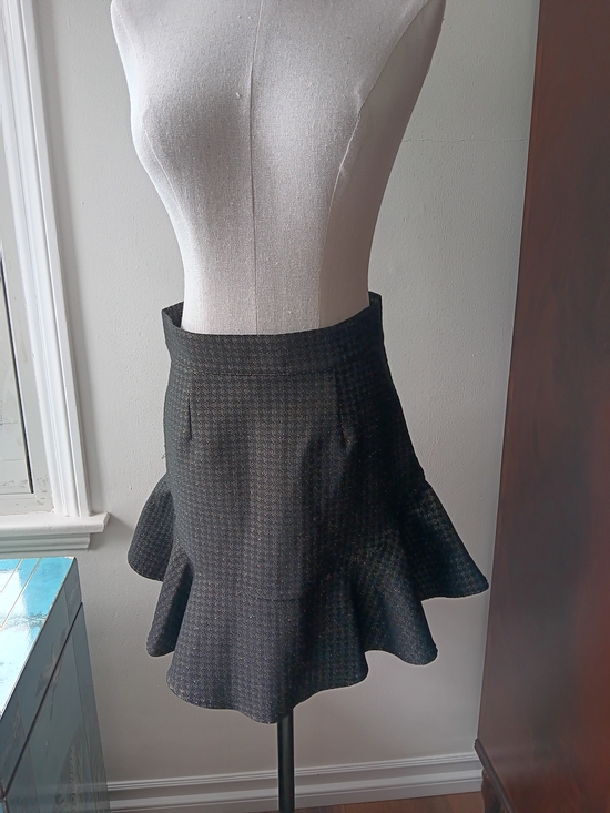 Motivi Dresses & Skirts - Motivi Black Houndstooth Flounce Mini Skirt